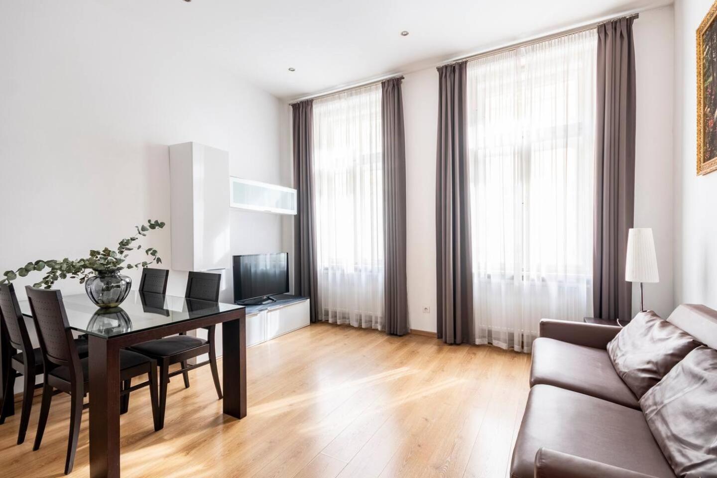 Daire Place Of Grace - 50 Meters From Dancing House