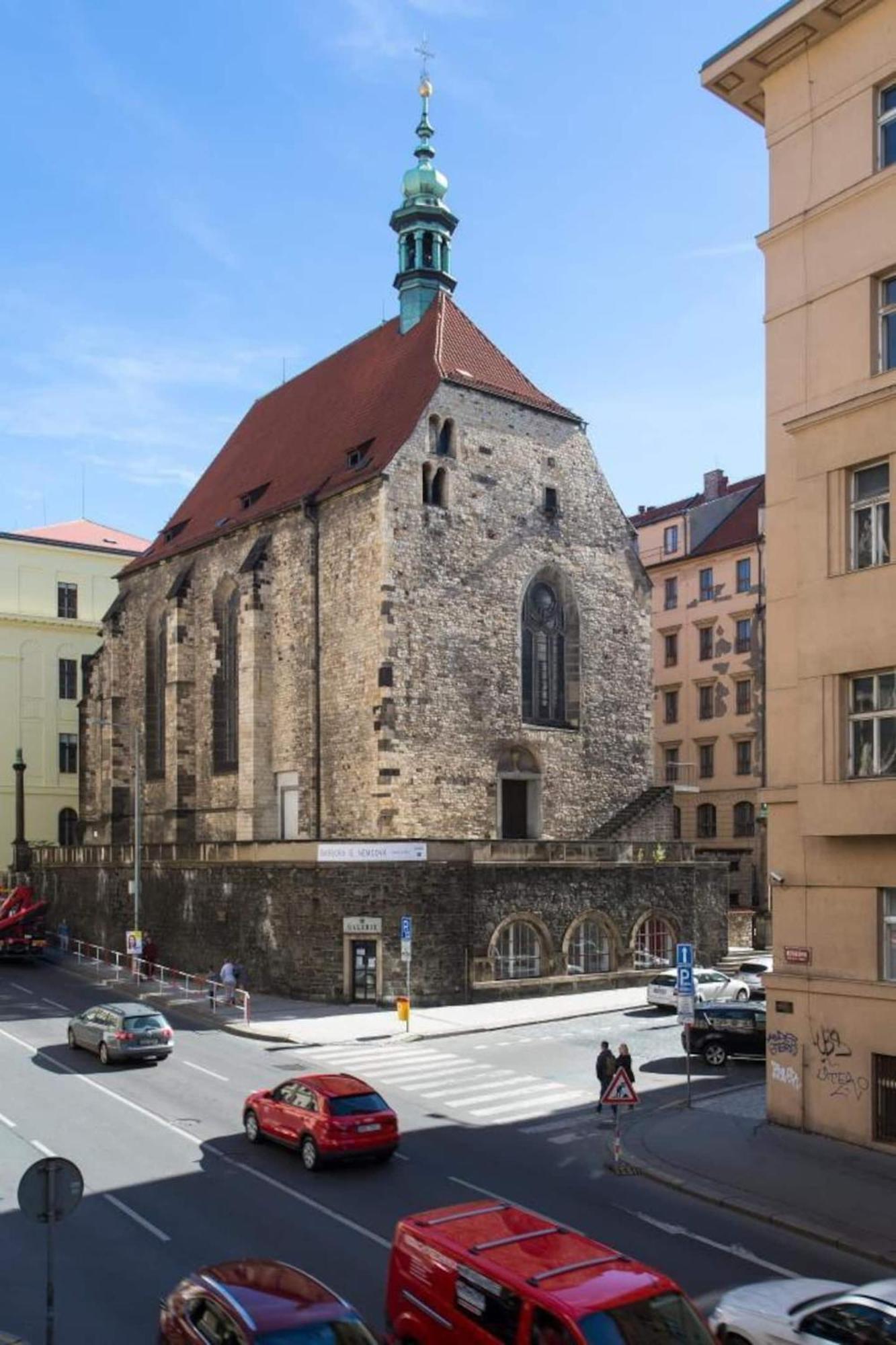 Place Of Grace - 50 Meters From Dancing House Daire *