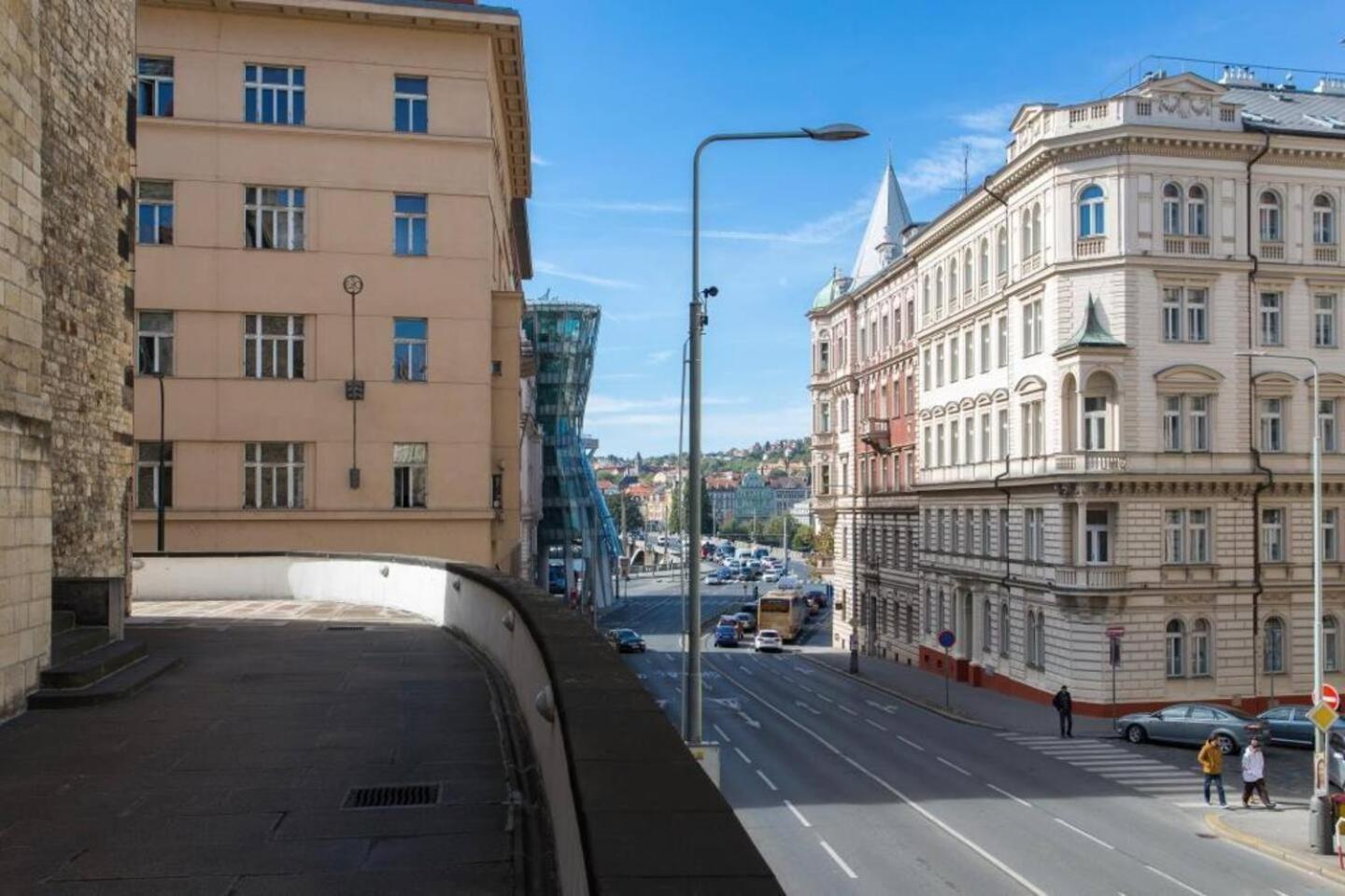Place Of Grace - 50 Meters From Dancing House Daire *